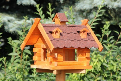 Produktbild von holzdekoladen Viereckiges Vogelhaus mit 2 Dachgauben Typ 8