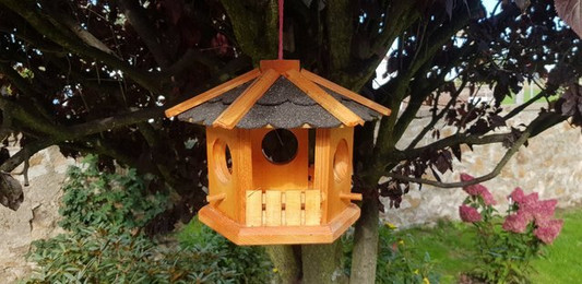 Produktbild von Holzdekoladen Vogelhaus zum Hängen Typ 3