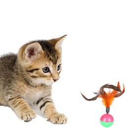 Produktbild von HomeBella Tier-Beschäftigungsspielzeug Katzenspielzeug Ball mit Feder Kauspielzeug - K-11, für Katzen Kitten Haustier zum Spielen Beißen Kauen