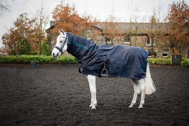 Produktbild von Horseware Ireland Regenreitdecke Rambo Mack in a Sack navy/burgundy - XL