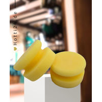 Produktbild von Haas Schwamm Puck Gelb zur Fellpflege