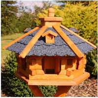 Produktbild von Handgefertigtes Vogelhaus aus Holz mit Ständer und Solarfunktion in verschiedenen Farben