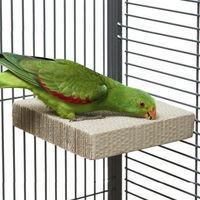 Produktbild von HappyBird Eck-Sitzbrett aus Wellpappe für Wellensittiche und Papageien Large 20 x 20 x 4 cm