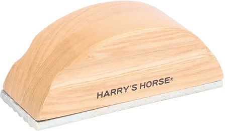 Produktbild von Harry's Horse Hufraspel aus Holz für die Hufpflege in Natur und Beige