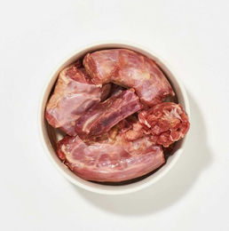 Produktbild von Haustierkost.de Putenhals am Stück als natürlicher Kausnack für Hunde Adult ca. 800g