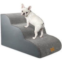 Produktbild von Haustierliebe Hundetreppe für kleine Hunde 3-stufig aus Polyester grau und weiß waschbar und rutschfest