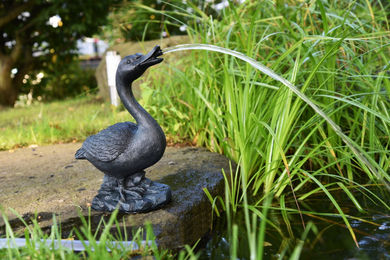 Heissner Teichfigur Gans in Altkupfer und Grau 26x16x36cm – Bild 1 von 2