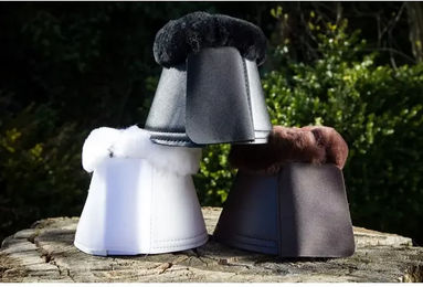 Produktbild von HFI Gamaschen aus Neopren für die Hufpflege Größe L in Braun oder Schwarz