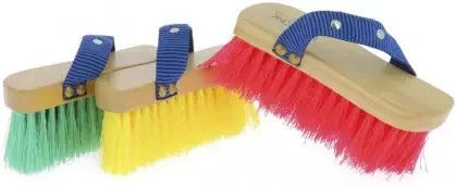 Produktbild von Hippo-Tonic Magnet Brush Pferdebürste aus Holz