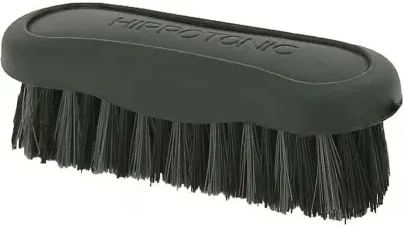 Hippo-Tonic Pferdebürste Soft Schwarz aus Kunststoff – Bild 1 von 2