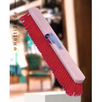 Produktbild von Hofman Animal Care Euro Stallbesen mit Holzstiel in Rot 50 cm