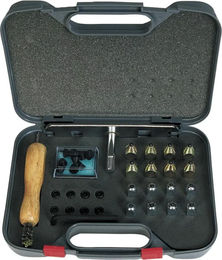 Produktbild von HorseGuard Hufpflege Set für Pferde aus Metall in Schwarz und Silber