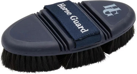Produktbild von HorseGuard Pferdebürste mit Ziegenhaar aus Naturmaterial in Blau und Schwarz