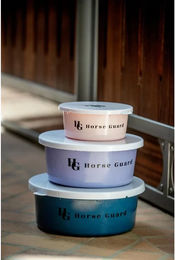 Produktbild von HorseGuard Stallpferdefutterstation aus Kunststoff in Rosa oder Bunt