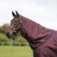 Produktbild von Horseware Amigo 1200D Turnout Hood Pferdedecke mit Halsteil Größe M Burgundy/Navy & Titanium Grey