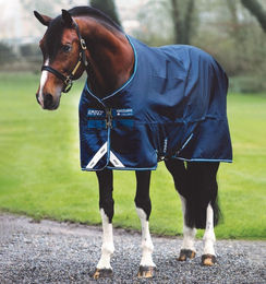 Produktbild von Horseware Amigo Bravo 12 T/O Lite Weidedecke für Pferde Blau