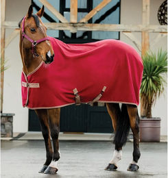 Horseware Amigo Fleece Cooler Decke für Pferde in Rot oder Lila – Bild 1 von 2