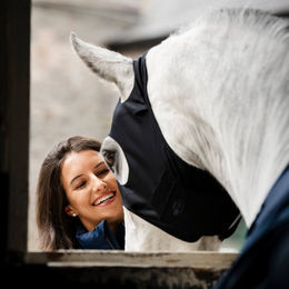 Horseware Ionic Calming Kopfmaske für Pferde Schwarz Größe L – Bild 1 von 4