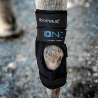 Produktbild von Horseware Ionic Hock Boots Gamaschen für Pferde aus Neopren Schwarz 2er Set
