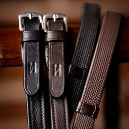 Produktbild von Horseware Jumper Zügel mit Stoppern für Ponys in Schwarz oder Braun