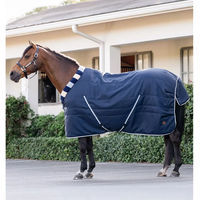 Produktbild von Horseware Newmarket Cosy Stable Stalldecke für Pferde aus Polyester in Blau - 200 g