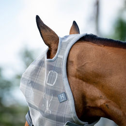 Horseware Newmarket Fliegenmaske ohne Ohren aus Fleece für Vollblut Pferde in Grau – Bild 1 von 8