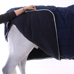 Horseware Rambo Cosy Stable Pferdedecke aus Polyester in Navy und Beige – Bild 1 von 2