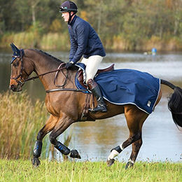 Produktbild von Horseware Rambo Grandprix Competition Nierendecke für Pferde 140cm Navy-Beige