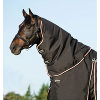 Produktbild von Horseware Rambo Optimo Hood Lite Pferdehalsdecke aus Nylon Schwarz Orange Größe M
