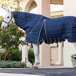 Horseware Rambo Optimo Stable PLUS Pferdedecke aus Polyester in Blau – Bild 1 von 3
