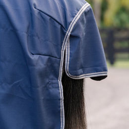 Produktbild von Horseware Rambo Optimo Stalldecke aus Polyester für Pferde