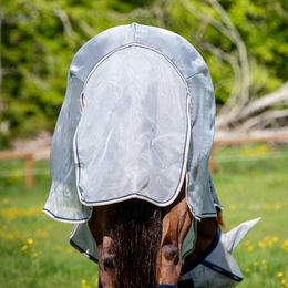 Horseware Rambo Protector Plus Fliegendecke für Pferde mit Halsteil aus Polyester in Grau Silber – Bild 1 von 6