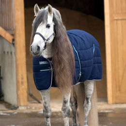 Produktbild von Horseware Rambo Stalldecke für Pferde aus Polyester Blau