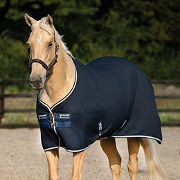 Horseware Rambo Techni Waffle Cooler Pferdedecke 125cm Navy und Beige/Baby Blue – Bild 1 von 5