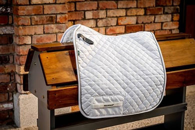 Produktbild von Horseware Signature Dressurunterlage für Pferde Weiß aus Polyester