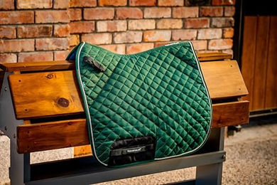 Produktbild von Horseware Signature Dressurunterlage für Pony und Cob Hunter in Grün aus Polyester