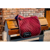 Produktbild von Horseware Signature Dressurunterlage für Vollblut in Rot aus Polyester
