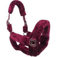 Produktbild von Horseyou Pferdehalfter Cuddly aus Fell in Rot mit Edelstahlbeschlägen Größe M