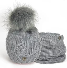 Produktbild von Horze Estera Wintermütze und Schal Set für Damen aus Fleece in Grau