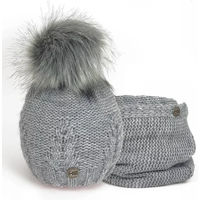 Produktbild von Horze Estera Wintermütze und Schal Set für Damen aus Fleece in Grau