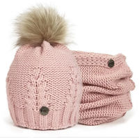 Produktbild von Horze Estera Wintermütze und Schal Set für Damen aus Fleece in Rosa