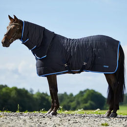 Produktbild von Horze Glasgow Stalldecke für Pferde mit Halsteil 250g Blau Größe 125