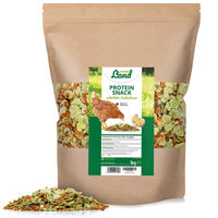 Produktbild von HÜHNER Land Protein Snack Geflügelfutter für Hühner und Wachteln mit Insekten und Erbsenflocken 1kg - 1 kg