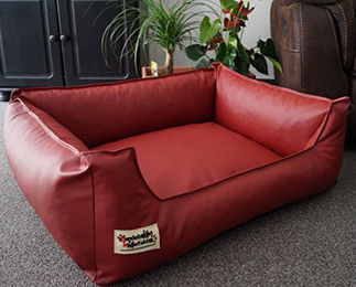 Hundebettenmanufaktur Hundebett Hundesofa aus Kunstleder für erwachsene Hunde in Rot Größe XS – Bild 1 von 2