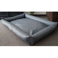 Produktbild von Hundebettenmanufaktur Hundebett PicoBello aus Kunstleder grau für erwachsene Hunde