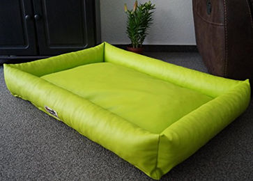 Hundebettenmanufaktur Hundebett PicoBello Hundesofa aus Kunstleder Grün 80 x 60 cm – Bild 1 von 2