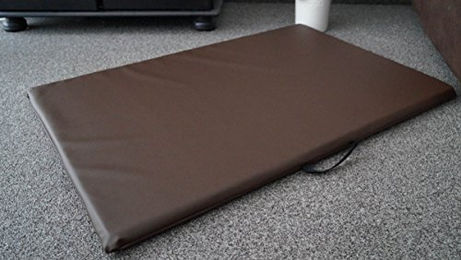 Produktbild von Hundebettenmanufaktur Hundematte aus Kunstleder in Braun mit Schaumstoff 3 cm für erwachsene Hunde