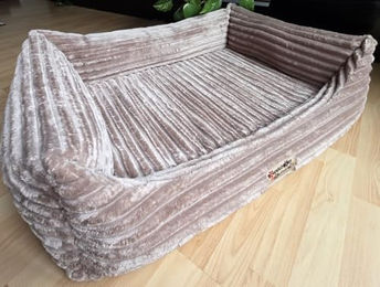 Hundebettenmanufaktur Orthopädisches Hundesofa Ortopedico aus Cord mit 8 cm Viscoschaummatratze Beige 70 cm x 50 cm – Bild 1 von 2