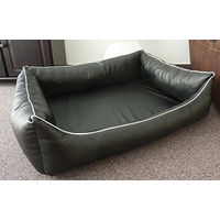 Produktbild von Hundebettenmanufaktur Ortopedico Orthopaedisches Hundesofa aus Kunstleder mit Viscoschaum Matratze Schwarz 80 x 60 cm