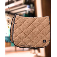 Produktbild von HV Polo Dressurschabracke HVPLisa Almond Beige aus Kunstleder